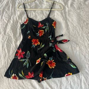 Urban Outfitters Floral Romper Size 2